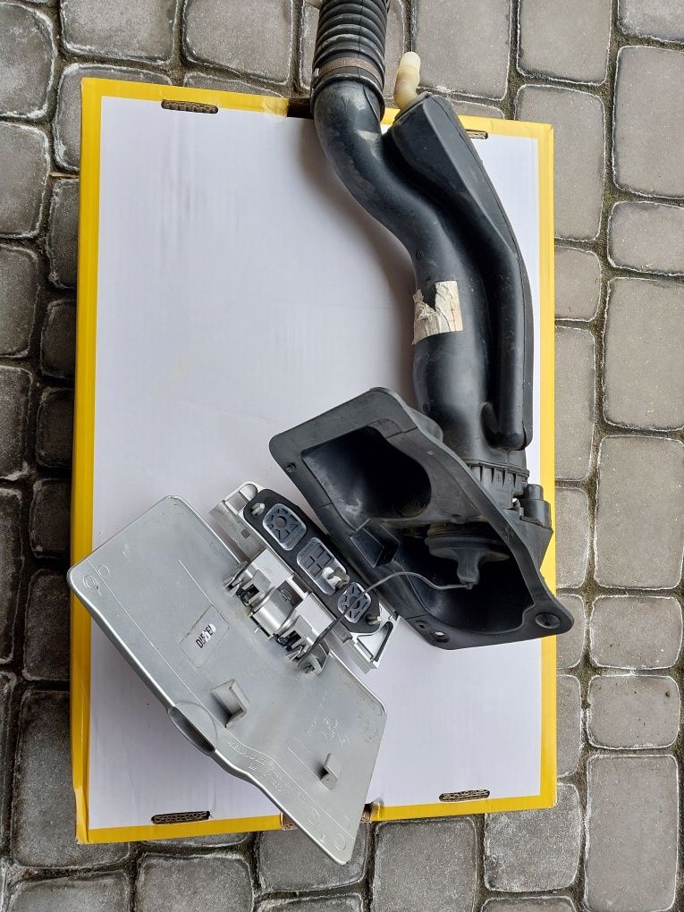 Renault Trafic klapka wlewu + wlew paliwa z rurką