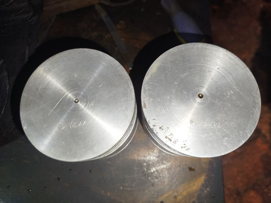 Циліндри к750 відновлені, поршня 78.44.