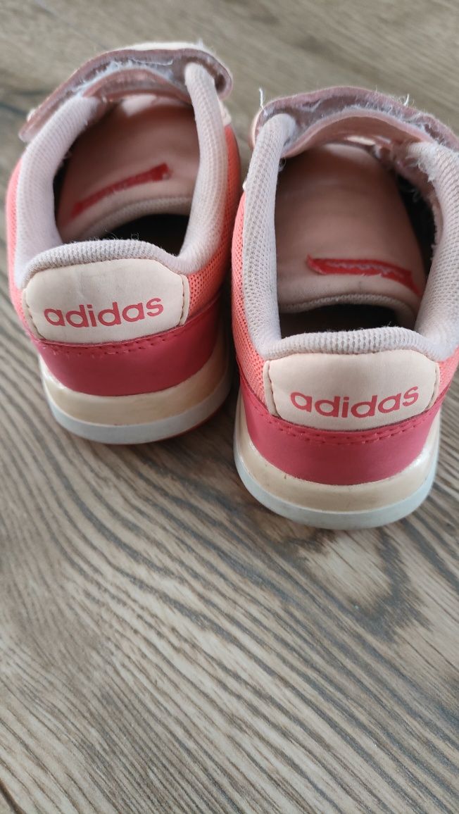 Buty sportowe dla dziewczynki Adidas 21