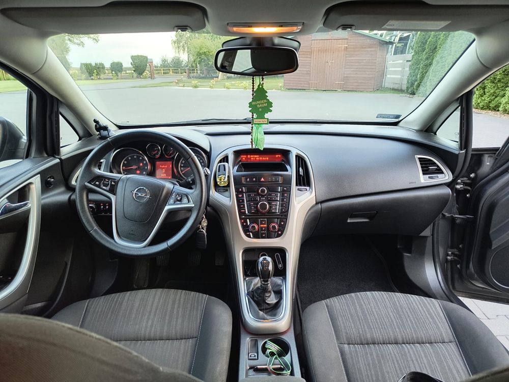 Opel astra J 2013r 1.4 turbo