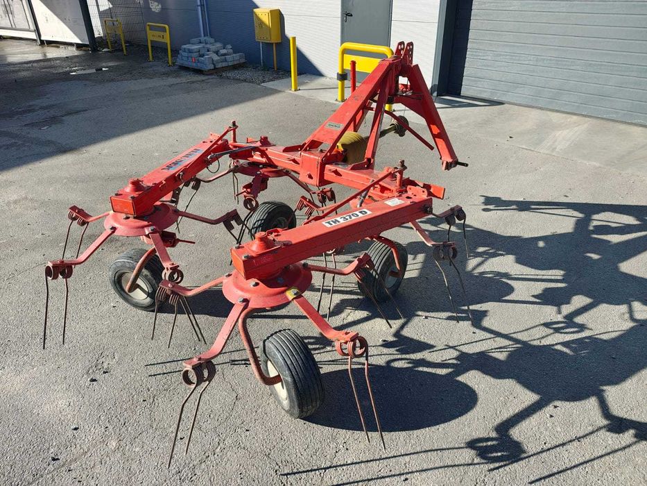 Przetrząsacz Karuzelowy Fella TH 370 - Przetrząsarka - Pająk do siana