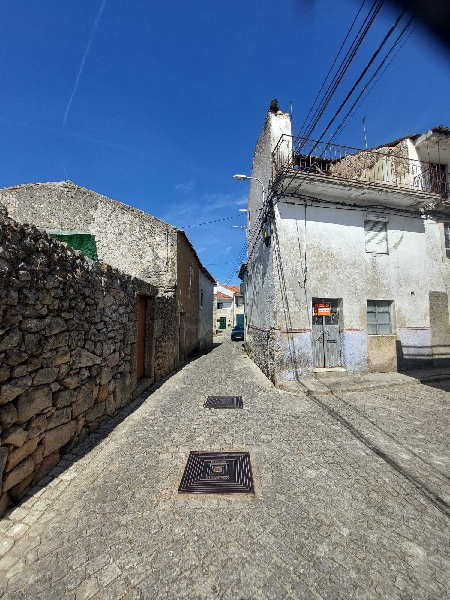 Casa para reabilitar com vista por sol e serra