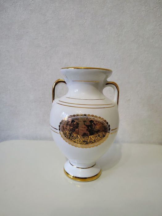 Ваза с позолотой Греция