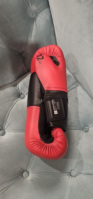 Saco Box 32 kg, com luvas.