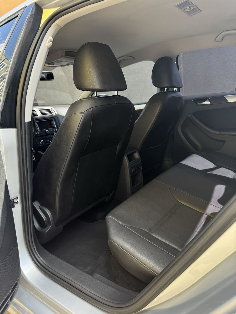 Продаж VW jetta 2.0 дизель автомат 2011 рік