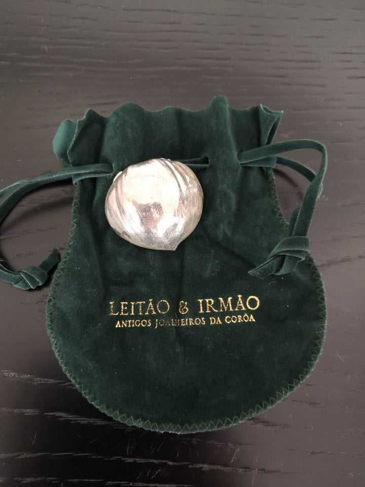 Castanha de Prata estilo Relicário (Fabricação Leitão & Irmão)