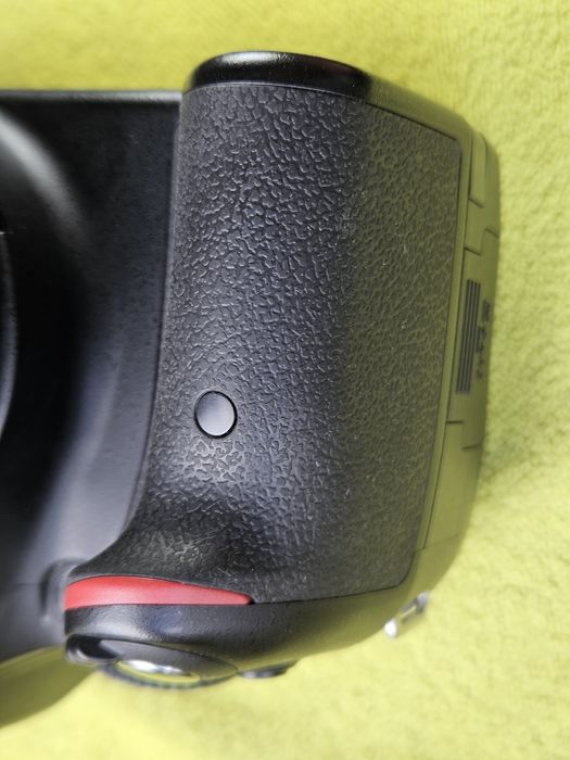 Nikon d5100 5690пробігу,об'єктиви та аксесуари