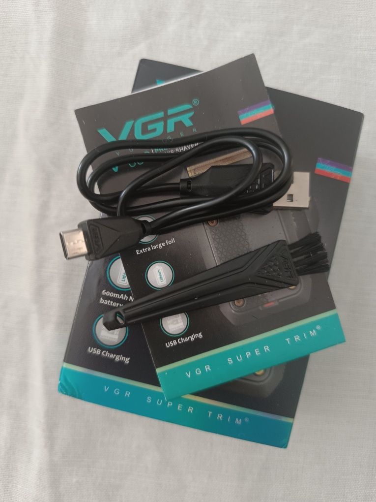 Máquina de Barbear Profissional VGR V-353