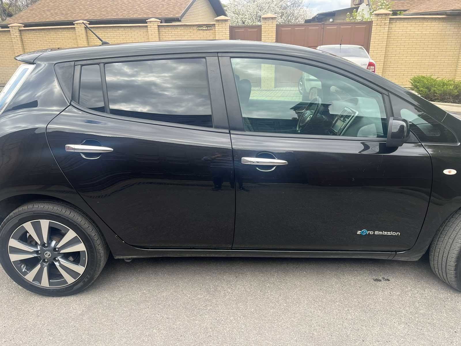 Nissan Leaf/ 2015/ Tekna/ 12из12