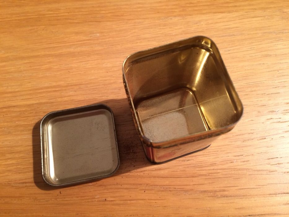 Caixa de Lata chinesa (antiga)