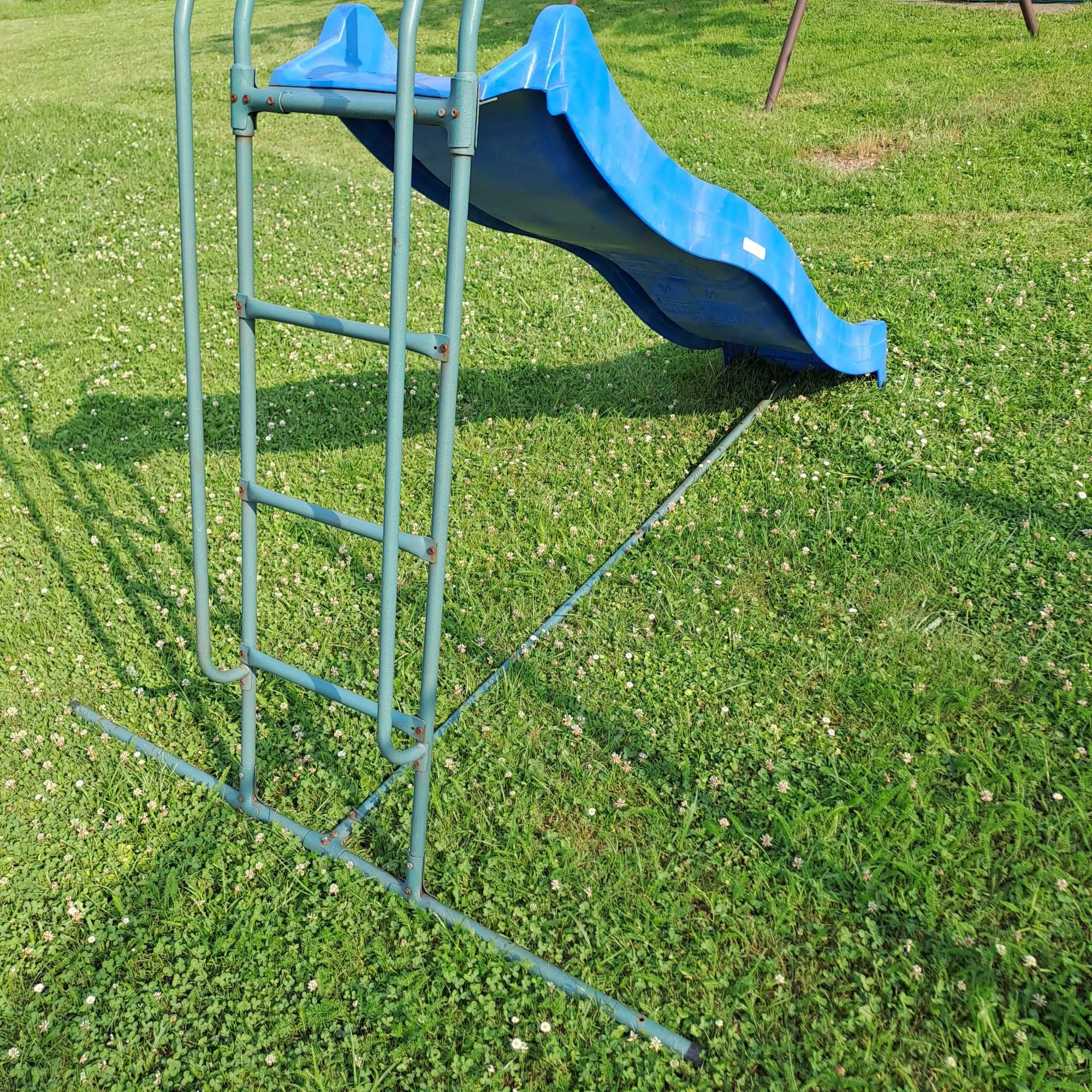 Zjeżdżalnia ogrodowa dla dzieci z drabinką - 220 cm