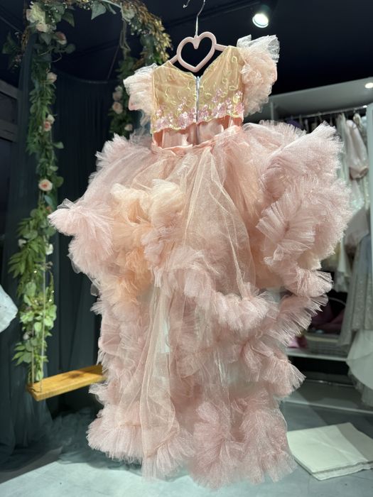 Сукня на 1 рік із зйомним шлейфом