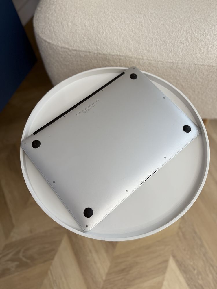 Macbook Air 13 2017 ( i5 ,8 gb Ram, 128 ssd , 91% акб )