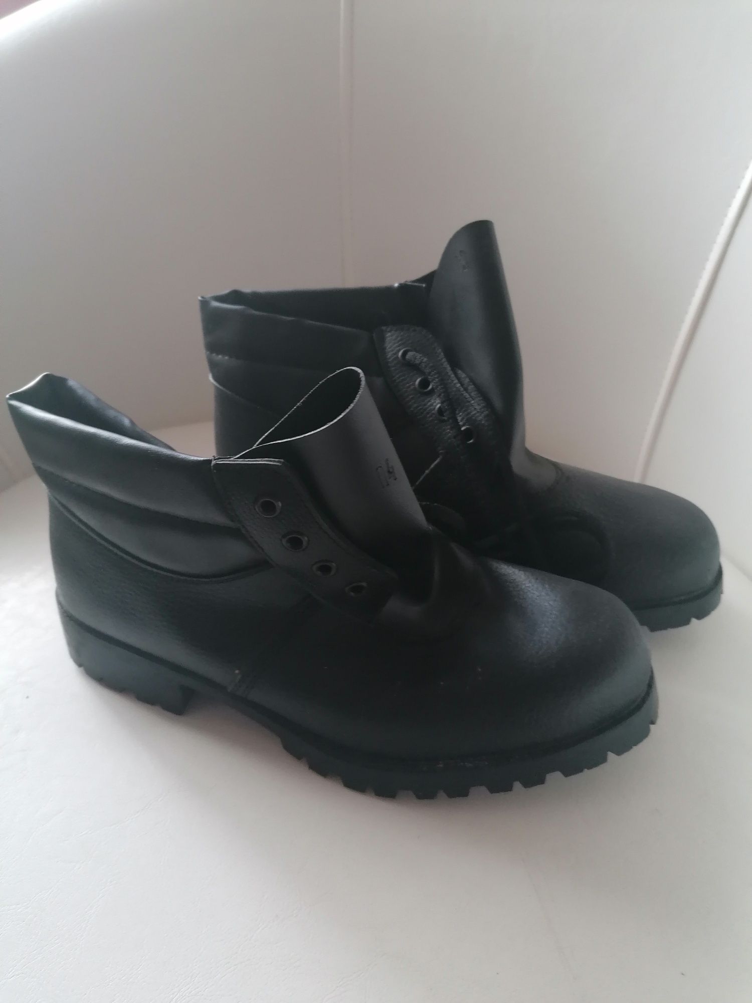 Buty robocze ochronne rozm. 42