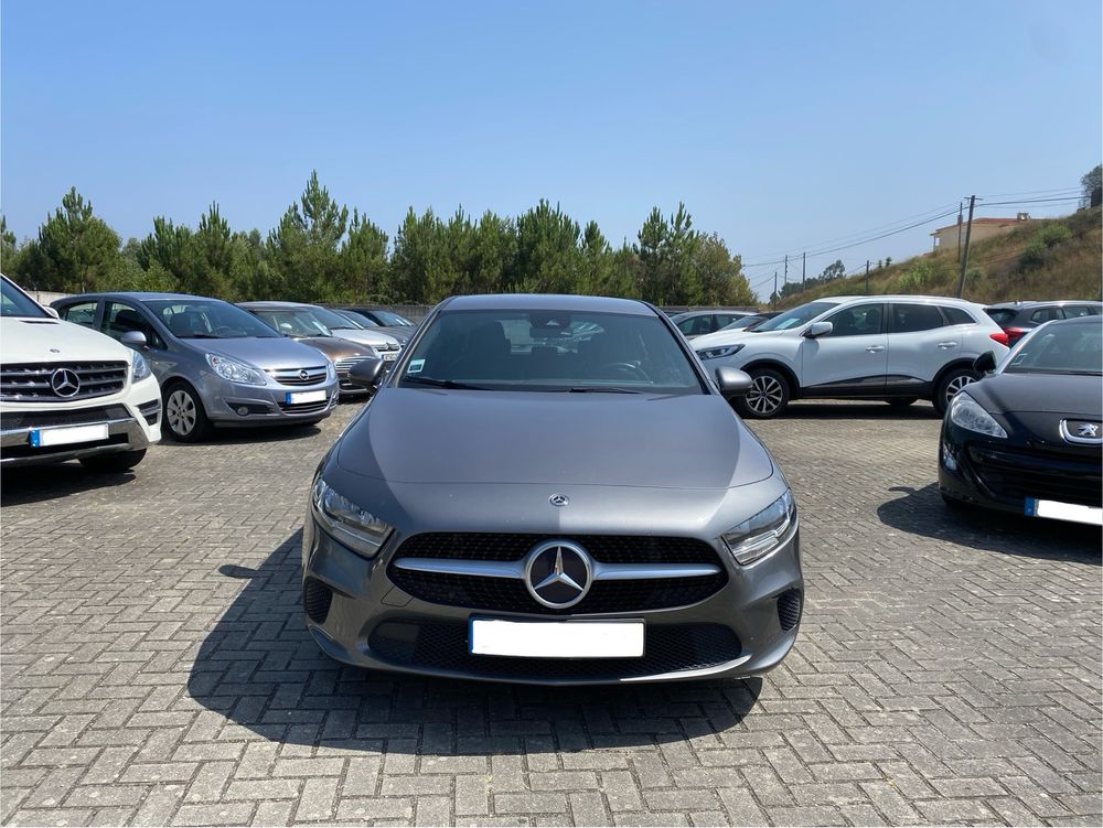 Mercedes-Benz A 180D Auto - NACIONAL - 123 mil kms
