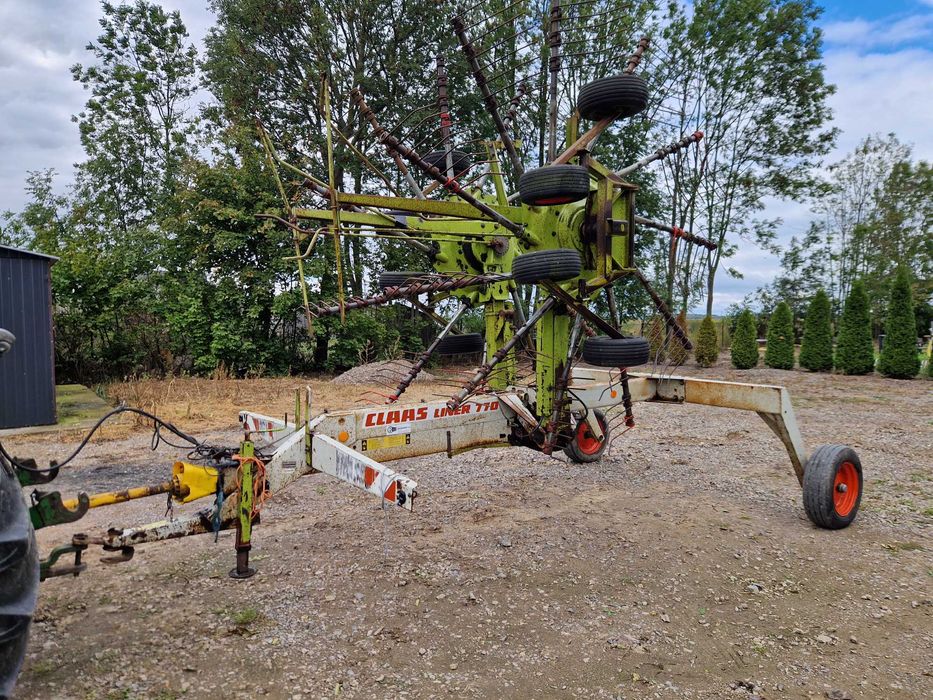 Zgrabiarka dwukaruzelowa  Claas LINER 770 7,7m nie  krone fella
