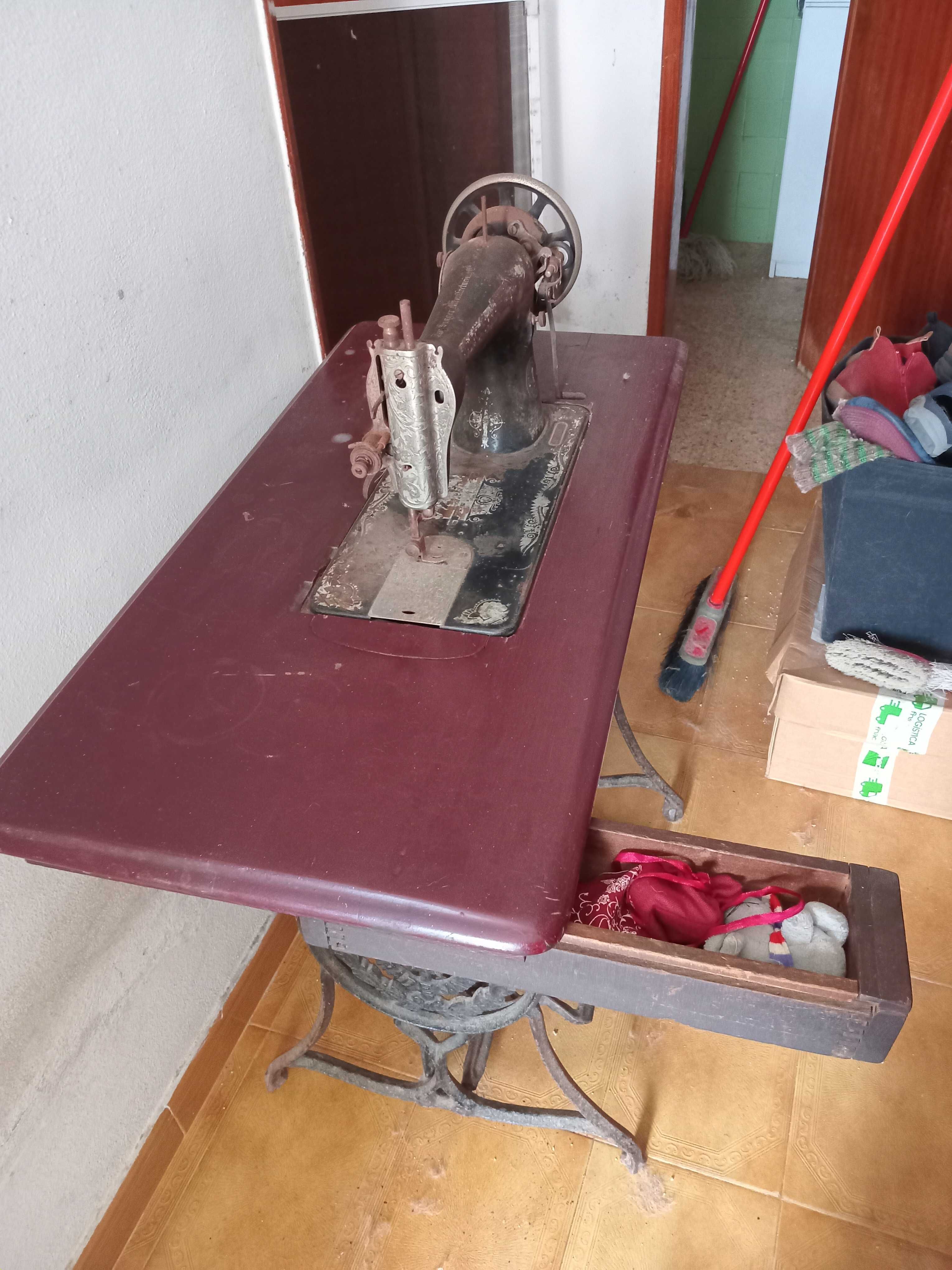 Singer esfinge completa
