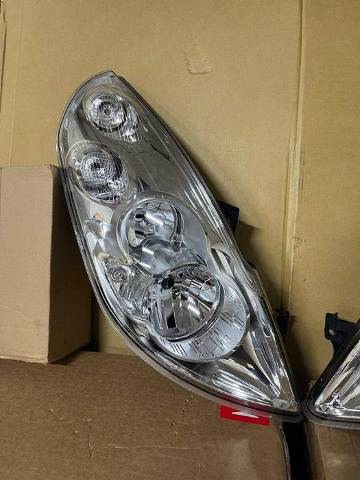 Фари передні ліва/права Рено Мастер Opel MOVANO.MASTER III 10-09р
