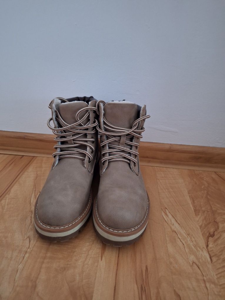 Buty zimowe rozmiar 35 stan idealny jak nowe