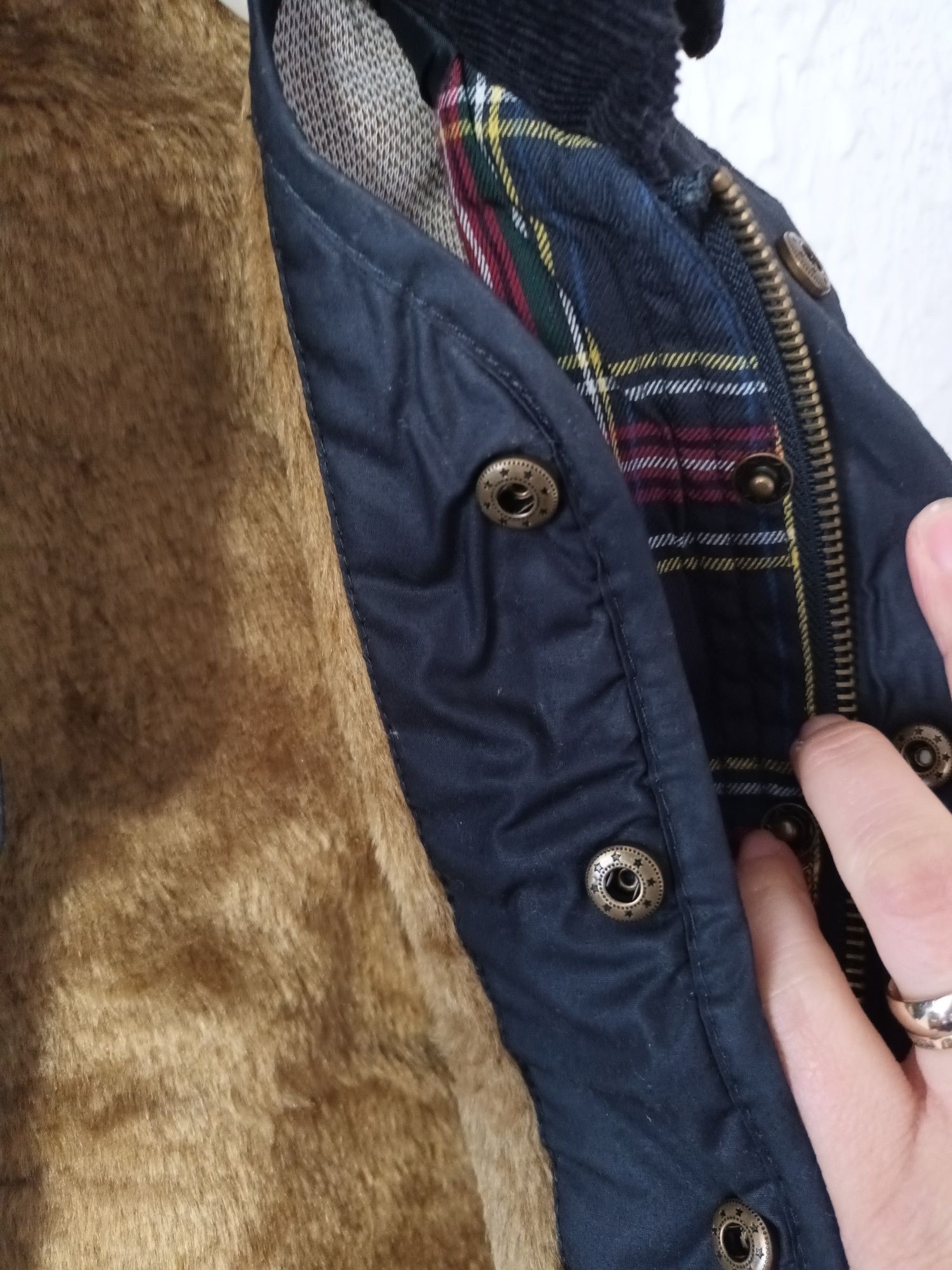 Parka com pelo menino 6-9 meses