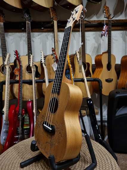 Laila UFG-2311-A Palms ukulele koncertowe +pokrowiec