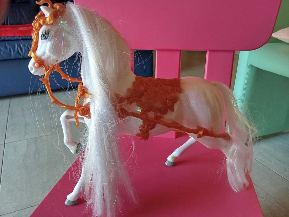 cavalo branco da barby