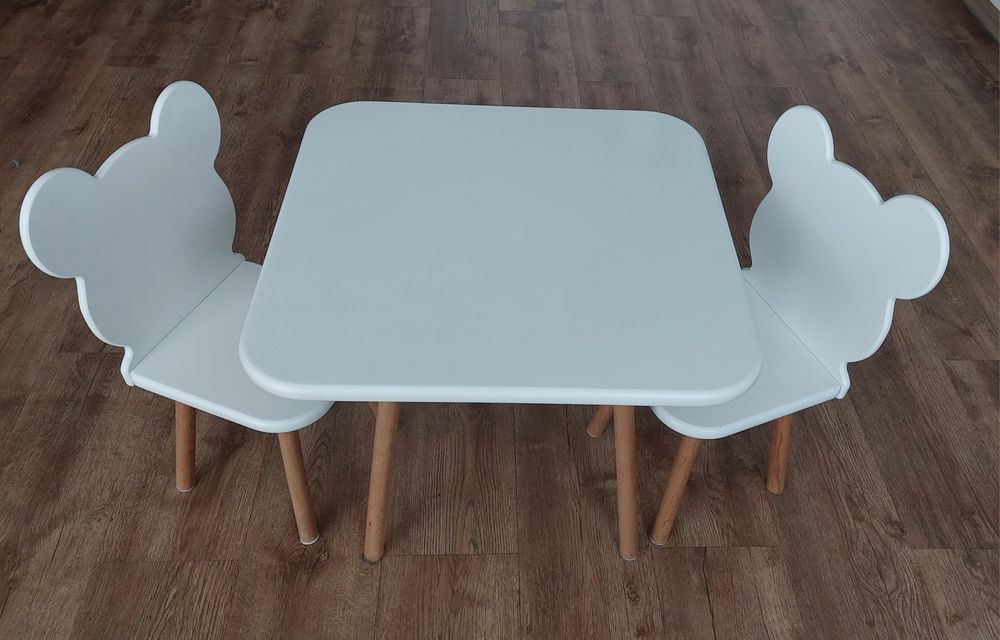 Zestaw dziecięcy w stylu skandynawskim – stolik + 2 krzesełka