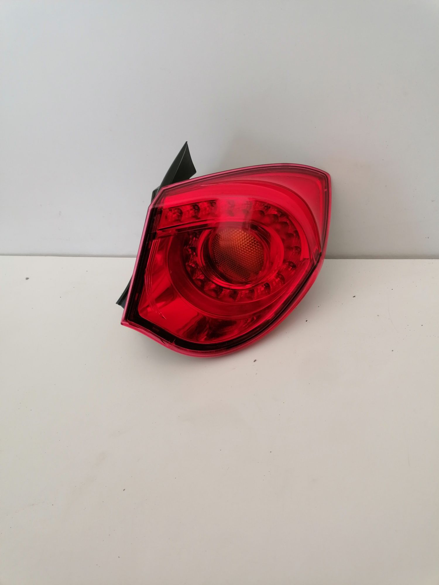 Alfa Romeo Giulietta 10- lampa prawy tył prawa tylna