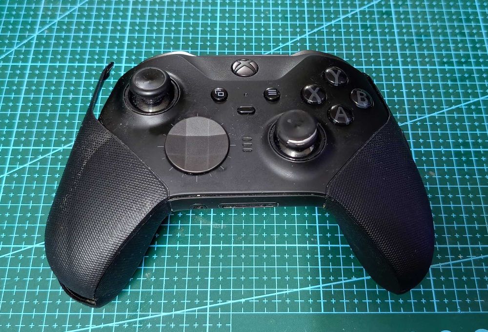 Pad bezprzewodowy Microsoft Elite Series X Uszkodzony