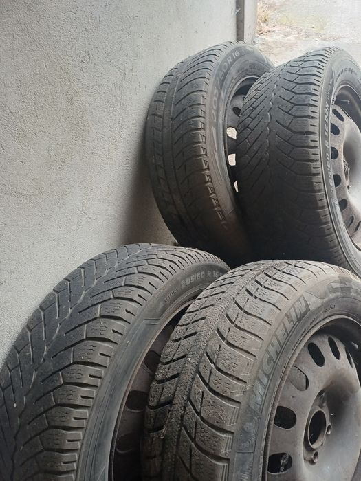 Sprzedam felgi stalowe od peugeota 407 16