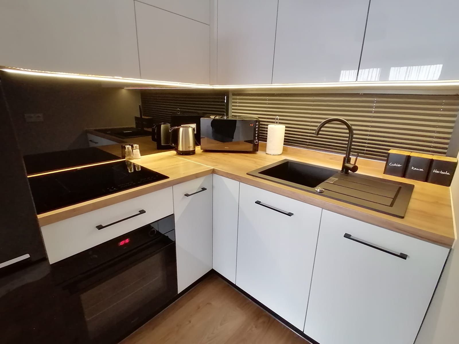 Nowoczesny Apartament Jurajska Plaza z osobną sypialnią PARKING GRATIS