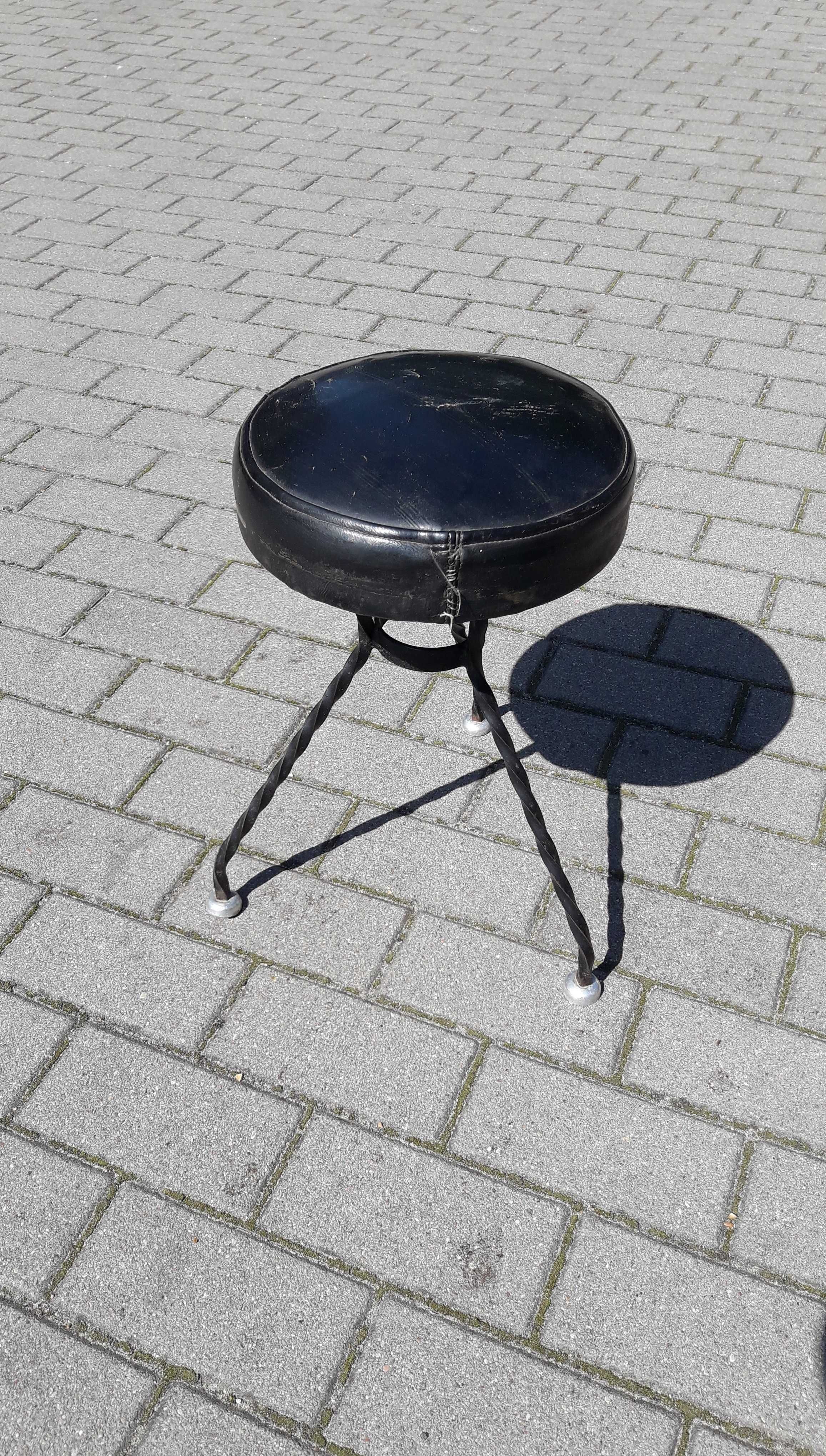 Ładny stary stylowy taboret metaloplastyka PRL lata 60 70
