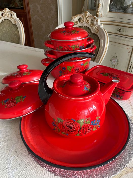 Набір емальованого посуду