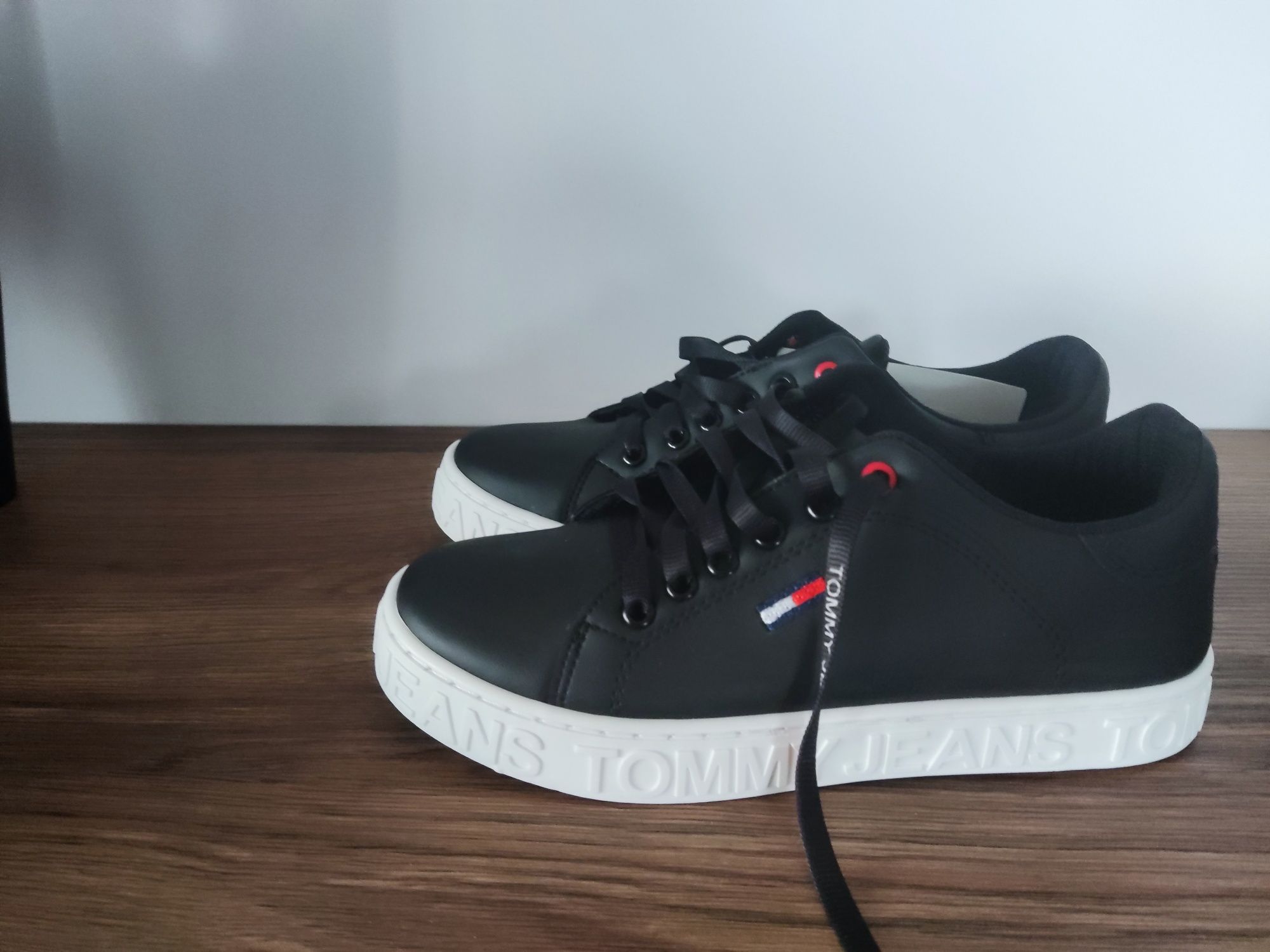 Buty sportowe damskie Tommy Hilfiger