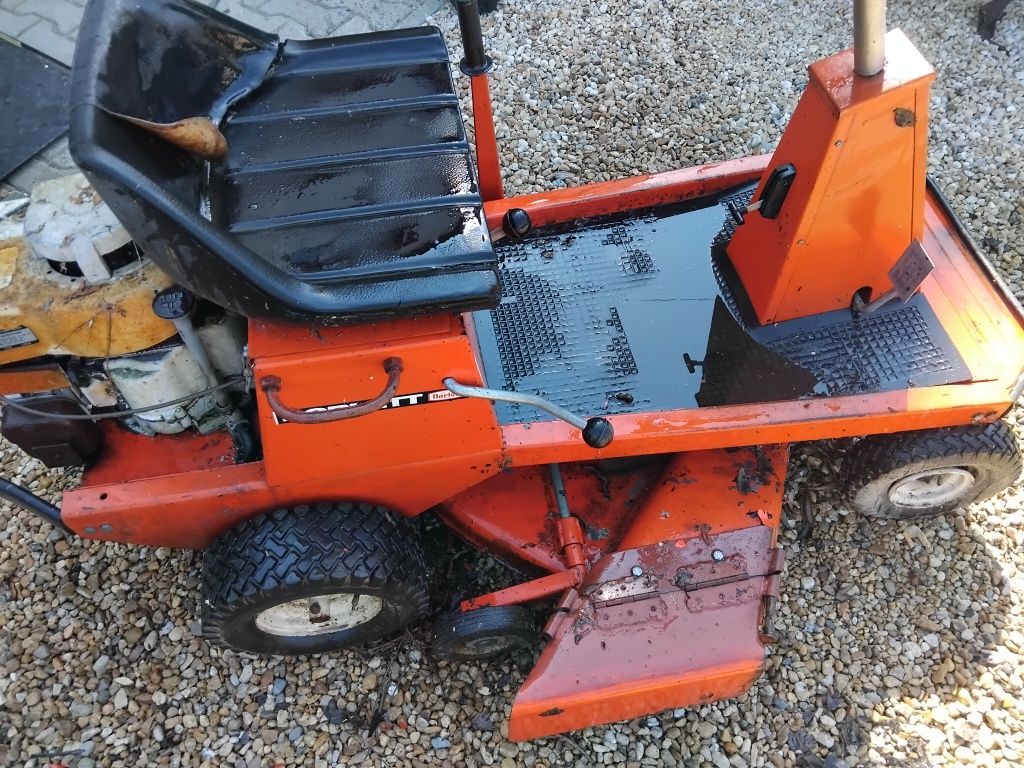 Traktorek ogrodowy kosiarka Norlett Briggs&stratton uszkodzony