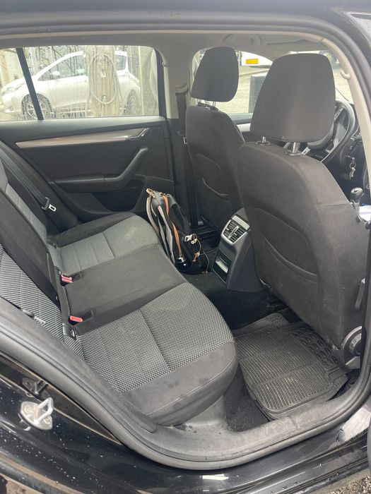 Skoda Octávia Break 1.6 TDI 110cv, junho 2015