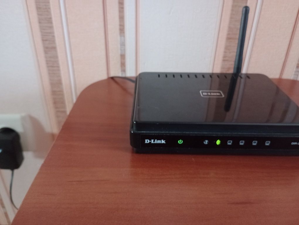 Продам роутер D-Link DIR-300