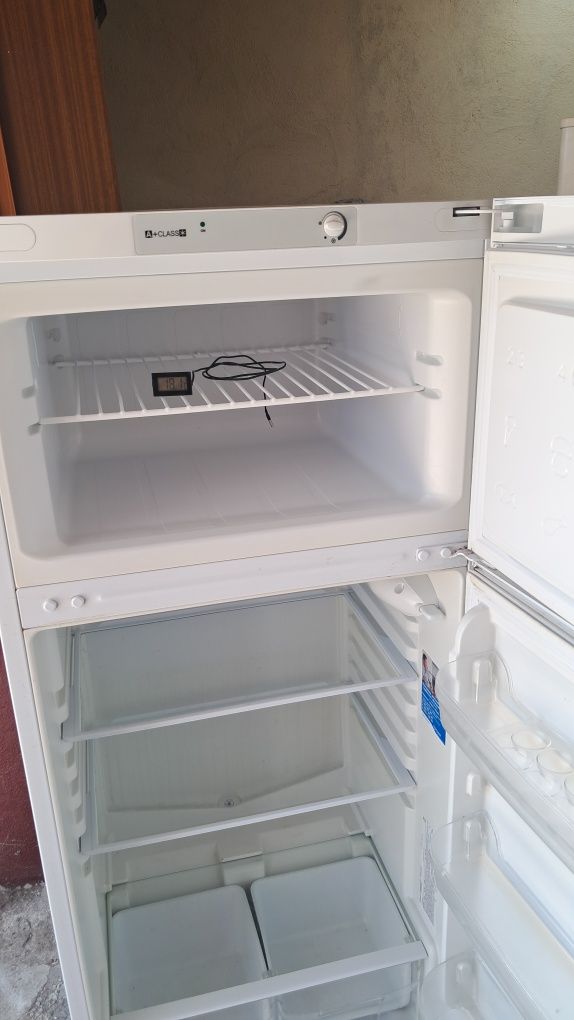 Продам  холодильник ИНДЕЗИТ