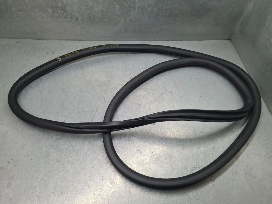 Revestimento porta trás esquerdo PEUGEOT 3008 II (M_)