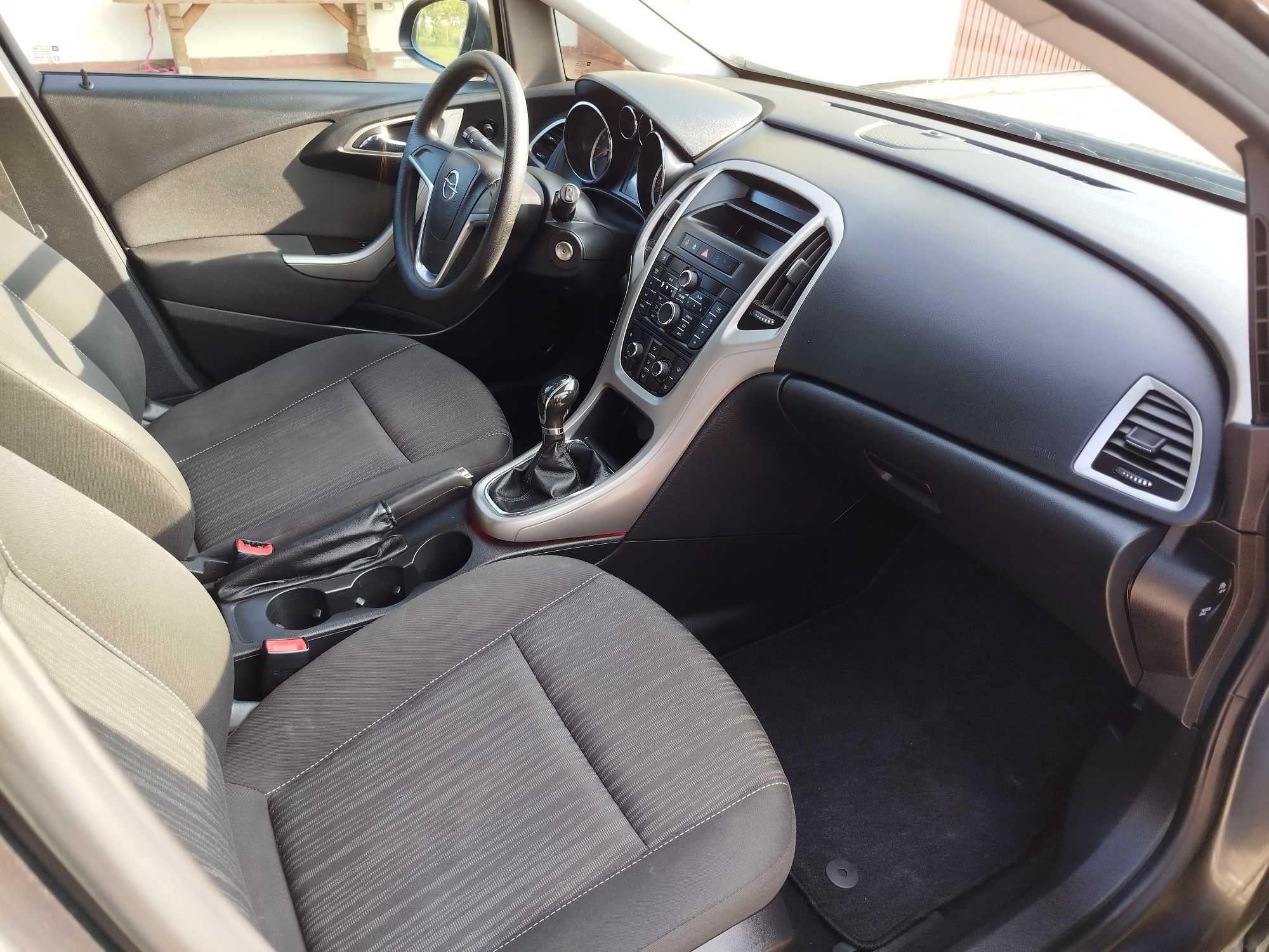 Opel Astra J 1.4 Turbo Benz. z Niemiec Zarejestrowana