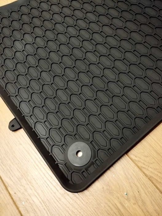 Килимки в авто HYUNDAI салон багажник гумові та ворсові (Польща/Чехія)