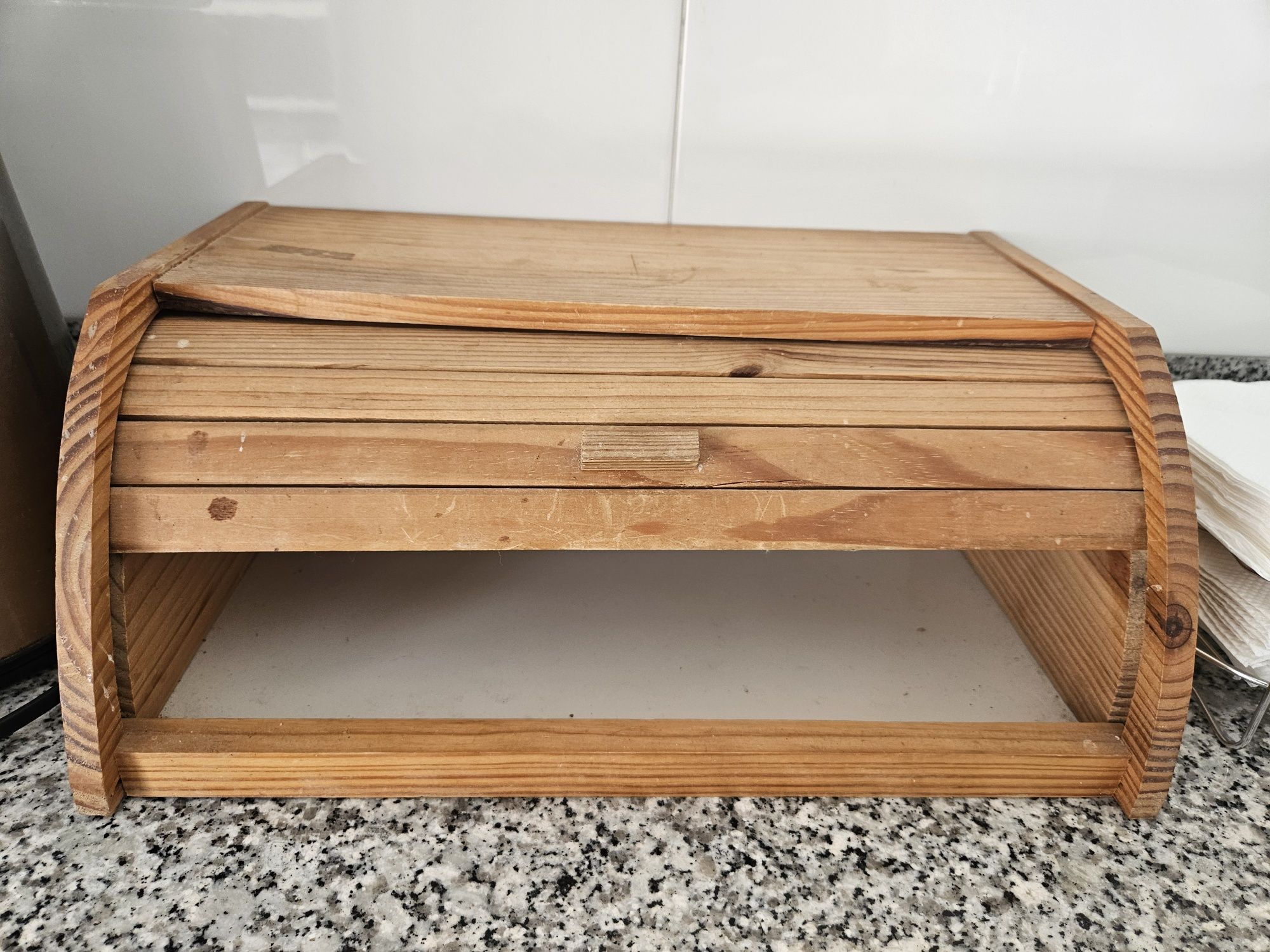 Caixa para cozinha, por exemplo para Pão