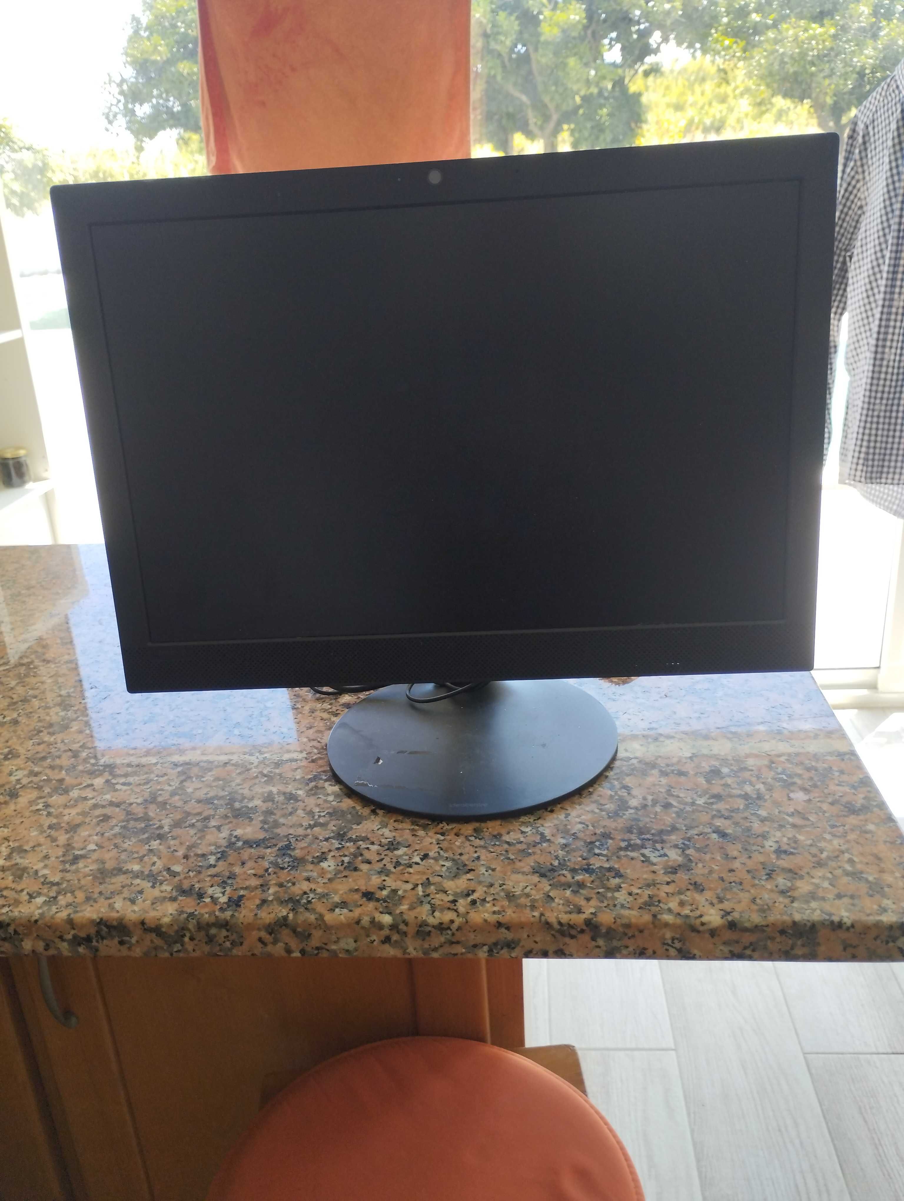 Vendo computador Lenovo F0D8