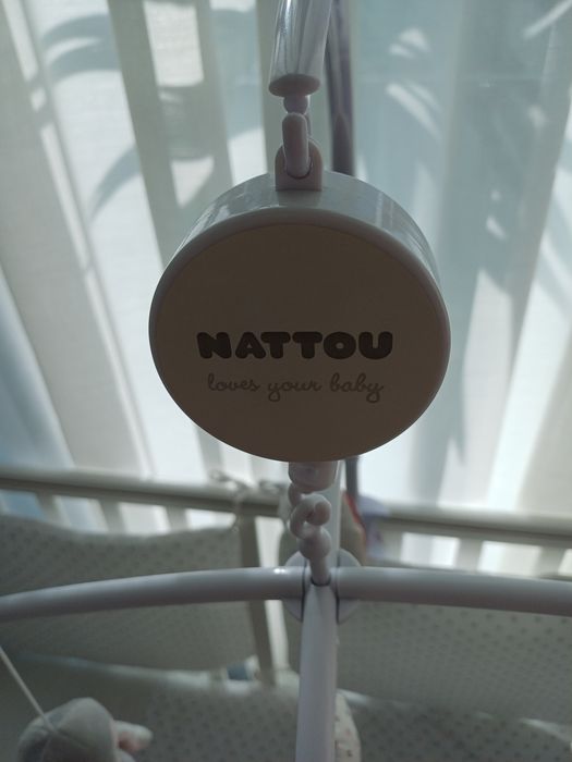 Mobile + boneco musical Nattou rosa