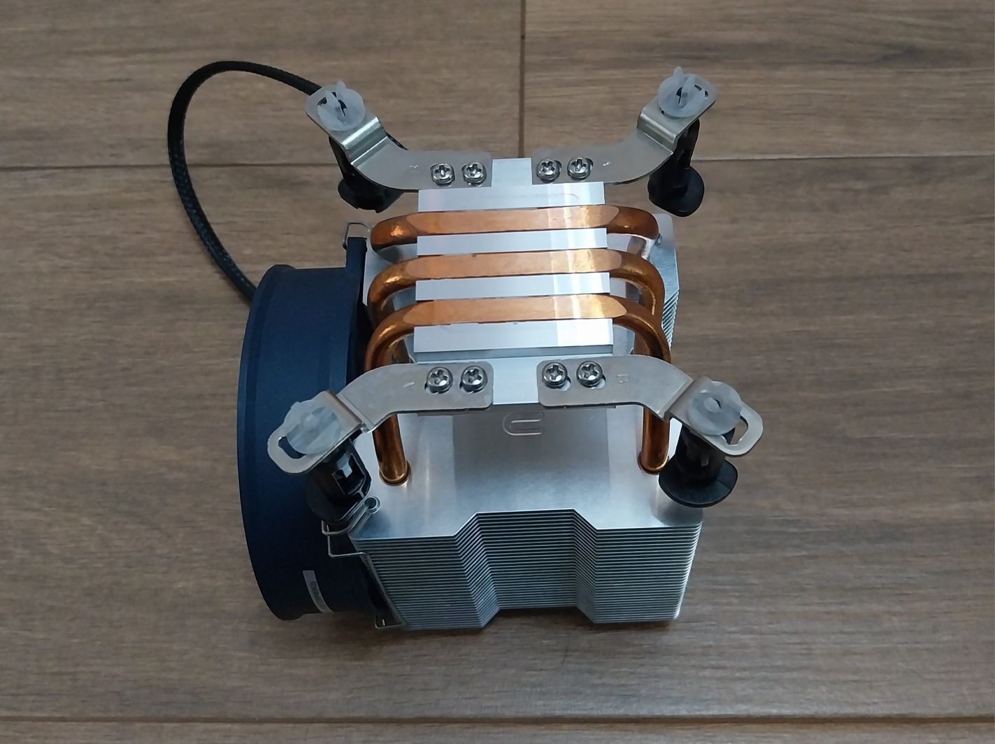 Cooler para socket 1366 da Titan