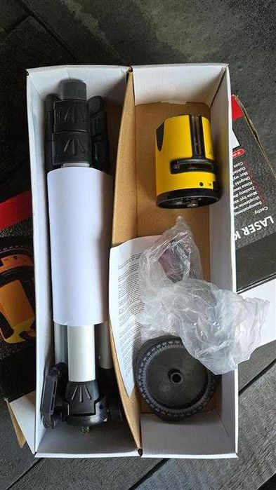 Laser Krzyżowy Samopoziomujący