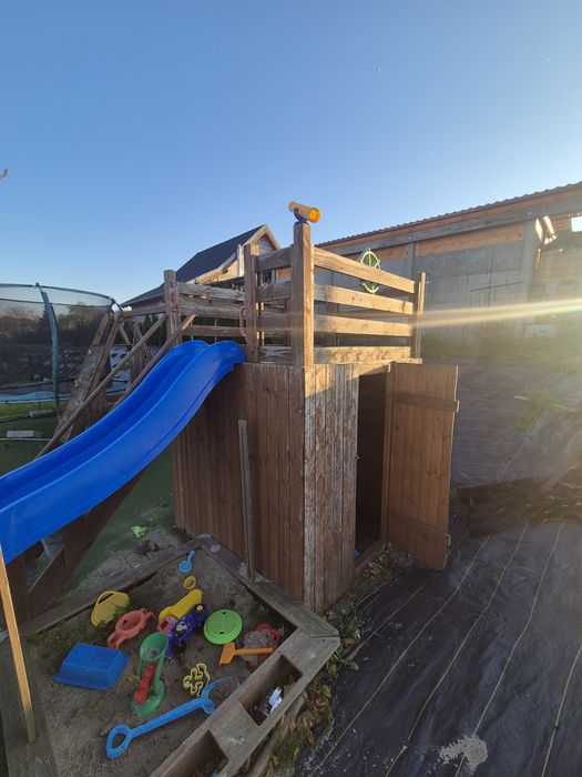 Plac zabaw drewniany z akcesoriami duży zjeżdżalnia domek wspinaczka