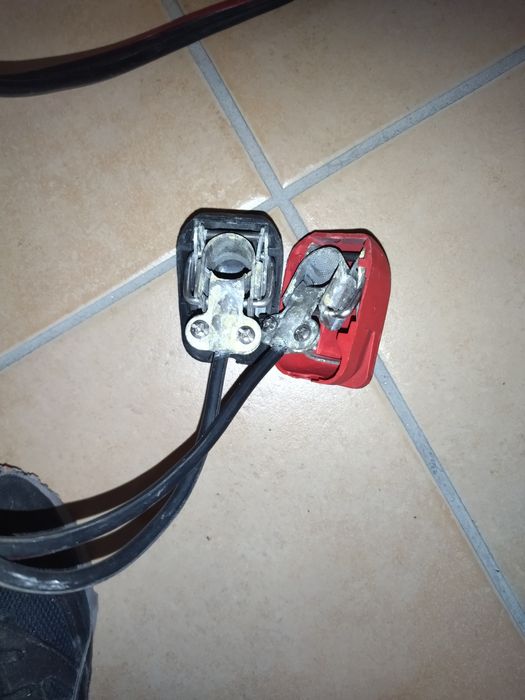 Terminais de Bateria Minnkota (aperto rápido)