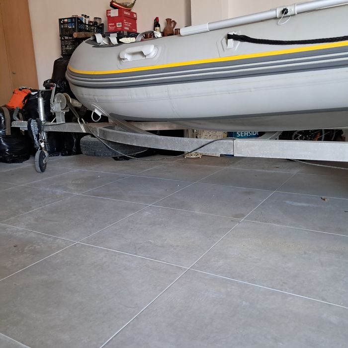 Barco pneumático versus 300