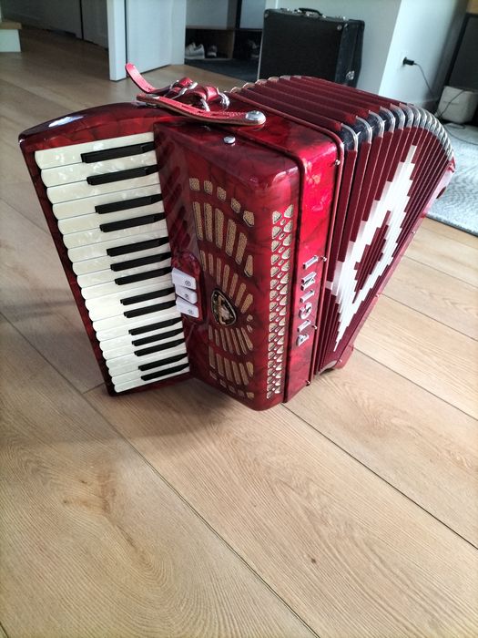 Akordeon PIGINI 72 basy TREMOLO,stan ,jak NÓWKA